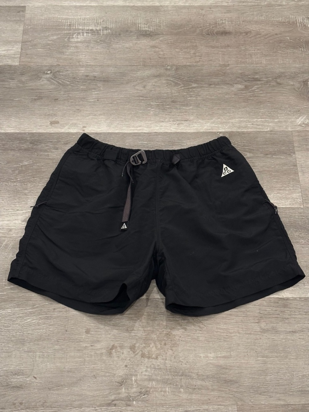 Nike ACG Snowgrass Cargo Shorts Mens M Black Hike Trail Fishing Sportswear Gorp